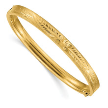 Load image into Gallery viewer, 14k 4/16 Oversize Diamond-cut Concave Hinged Bangle Bracelet

